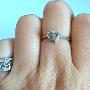 10k white gold heart Stone ring